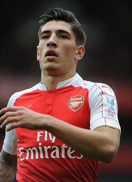 Arsenal's Hector Bellerin in Action at the Emirates Cup 2015 / 16 vs VfL Wolfsburg