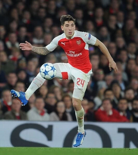 Arsenal's Hector Bellerin in Action Against FC Bayern Munich at the Emirates Stadium - UEFA Champions League 2015 / 16
