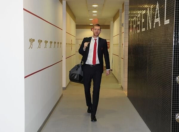 Arsenal's Per Mertesacker Preparing for Arsenal vs Manchester City (2015-16) at Emirates Stadium