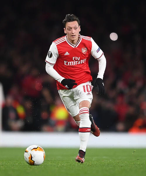 Arsenal's Mesut Ozil in Action against Olympiacos in the Europa League Round of 32 (2019-20)