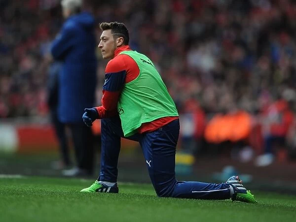 Arsenal's Mesut Ozil in Action against Stoke City (Premier League 2014-15)