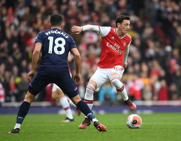 Arsenal's Mesut Ozil Clashes with West Ham's Pablo Fornals in Premier League Showdown