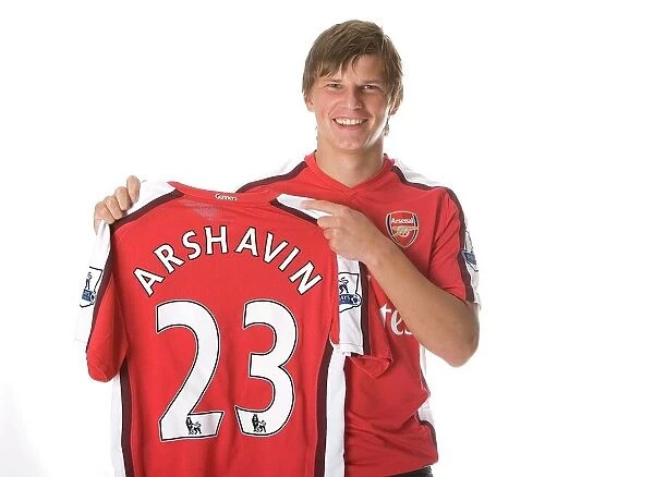 Arsenal's New Star: Andrey Arshavin's Arrival at the Emirates (2008)
