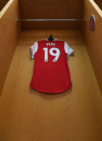 Arsenal's Nicolas Pepe Prepares for Arsenal v Tottenham Showdown (2019-20)