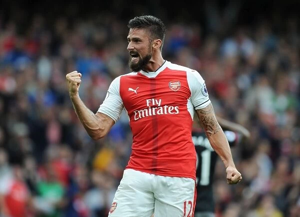 Arsenal's Olivier Giroud in Action Against Southampton (2016-17)