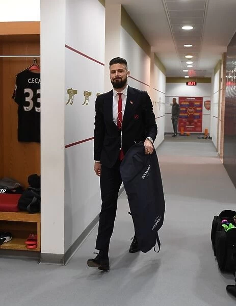 Arsenal's Olivier Giroud in the Home Changing Room - Arsenal vs Watford, Premier League 2016-17