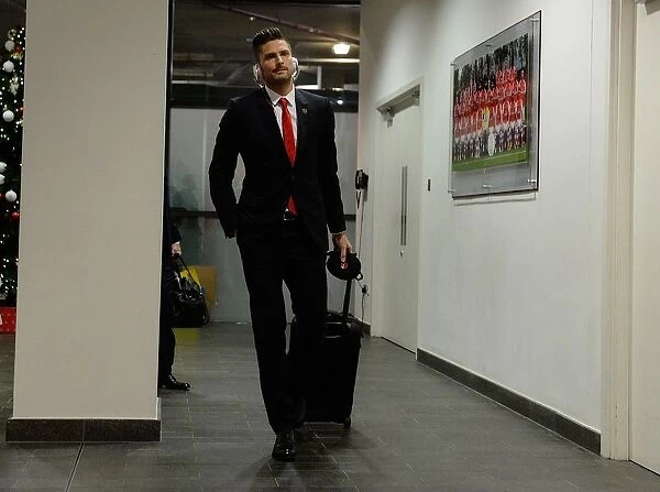 Arsenal's Olivier Giroud Prepares for Arsenal v Southampton Clash (2014-15)