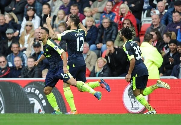 Arsenal's Olivier Giroud Scores Second Goal vs. Sunderland (2016-17)