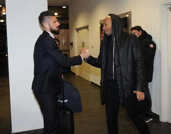 Arsenal's Olivier Giroud and Thierry Henry Reunited Before Arsenal v Tottenham Hotspur, Premier League 2016-17