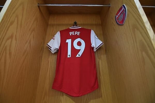 Arsenal's Pepe Readies for Aston Villa Clash in Emirates Stadium