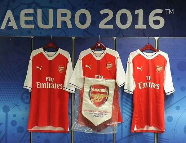 Arsenal's Pre-Season Away Gear Displays at RC Lens Stadium (2016-17)