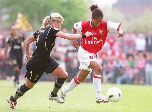 Arsenal's Rachel Yankey vs. Umea's Anna Paulson: UEFA Cup Final Showdown, Arsenal Ladies vs. Umea IK (2007)