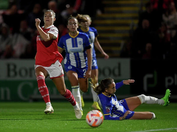 Arsenal's Steph Catley Fends Off Brighton Pressure in FA Women's Super League Clash