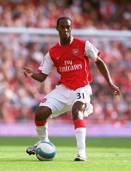 Arsenal's Triumph over Paris Saint-Germain: Justin Hoyte in Action, Emirates Cup 2007 (Day One)