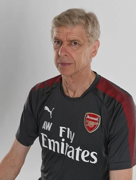 Arsene Wenger at Arsenal 1st Team Photocall (2017-18)