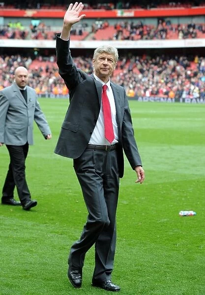 Arsene Wenger Bids Farewell: Last Match as Arsenal Manager (2011-12) vs Norwich City