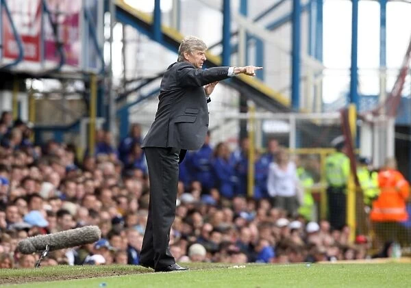 Arsene Wenger at Fratton Park: A 0-0 Battle with Portsmouth (FA Premiership, 2007)