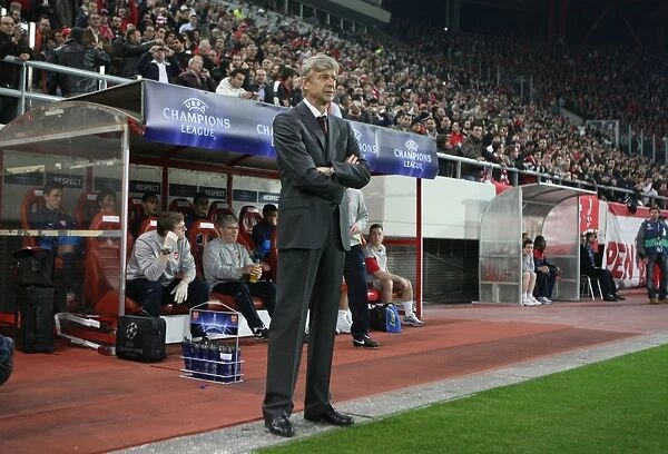Arsene Wenger Leads Arsenal to Victory: Olympiacos 0-1, UEFA Champions League, Group H, 2009