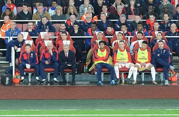Arsene Wenger and His Team: Arsenal vs. Chelsea, Premier League 2015-16 - The Intense Battle at Emirates Stadium