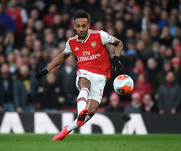 Aubameyang Scores His Second: Arsenal's Victory Against Everton (2019-20)
