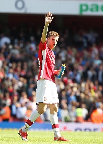 Bendtner Scores in Arsenal's 2-0 Victory over Middlesbrough (April 2009)