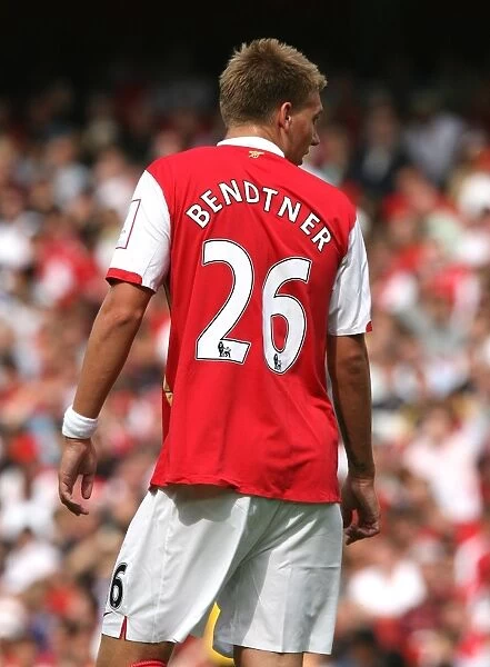 Bendtner Scores Stunner: Arsenal Edge Past Paris Saint-Germain in Emirates Cup Opener