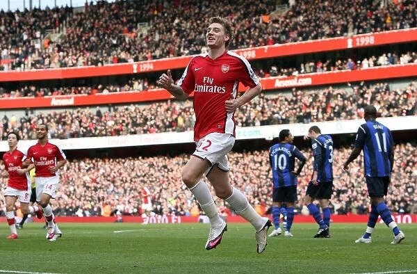 Bendtner's Brilliant Goal: Arsenal Takes 2-0 Lead Over Sunderland in Premier League