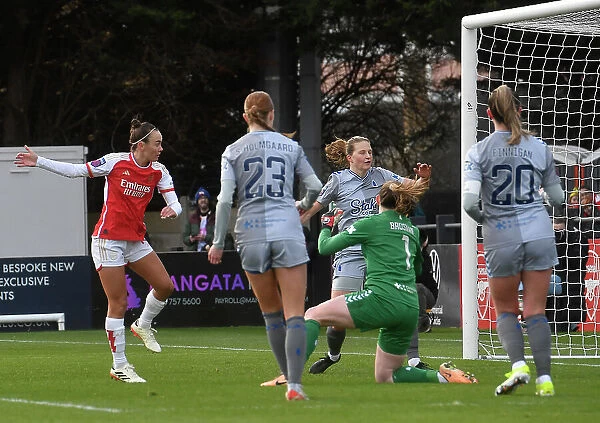 Caitlin Foord Scores the Winning Goal: Arsenal Women Defeat Everton Women in Barclays WSL Clash