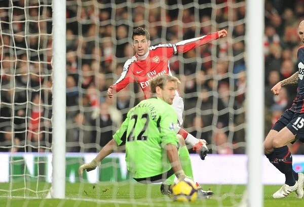 Cesc Fabregas's Stunner: Arsenal's 4-2 Premier League Victory over Bolton Wanderers (2010)