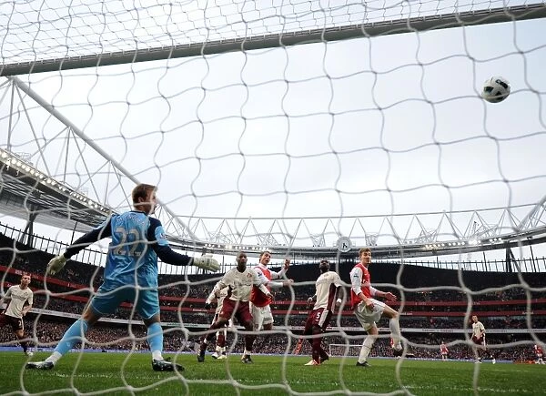 Chamakh's Agonizingly Close Header: Arsenal vs Sunderland, 0-0