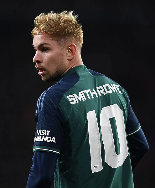 Champions League: Emile Smith Rowe Shines for Arsenal Against PSV Eindhoven