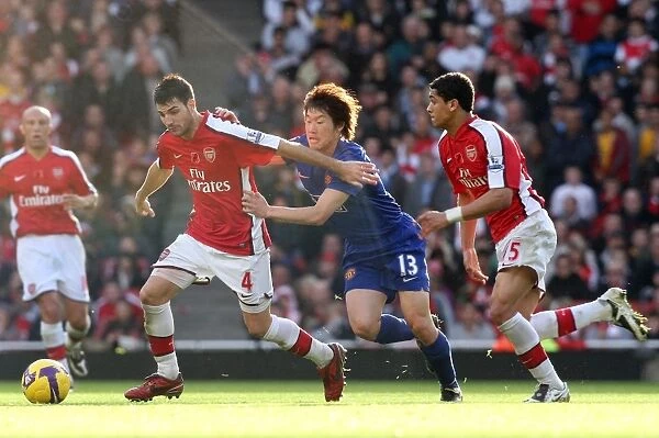 Clash of Stars: Fabregas and Denilson vs. Park at Emirates, Arsenal's 2-1 Victory over Manchester United (BPL, 8 / 11 / 08)