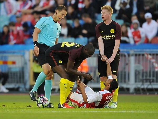 Coquelin Foul: Yaya Toure vs Arsenal (Arsenal vs Manchester City, 2016)