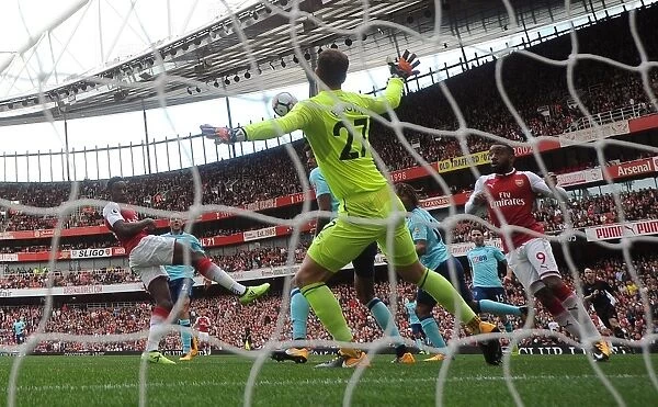 Danny Welbeck Scores the Opener: Arsenal vs. AFC Bournemouth, 2017-18 Premier League