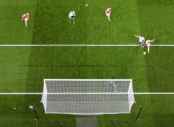 Dramatic Last-Minute Goal: Kieran Gibbs Scores for Arsenal Against Tottenham in the 2015-16 Premier League