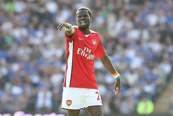 Eboue's Dominance: Arsenal Crushes Portsmouth 4-0, Emmanuel Eboue Shines