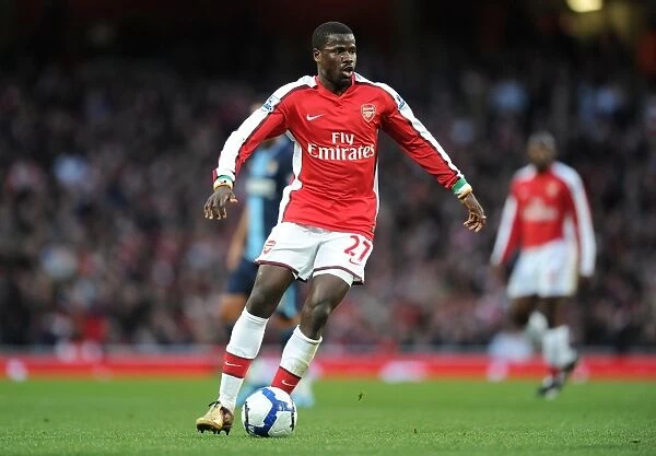 Emmanuel Eboue (Arsenal). Arsenal 2: 0 West Ham United, Barclays Premeir League