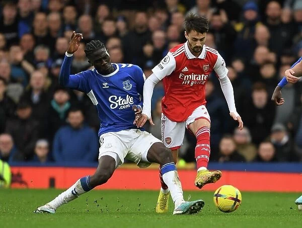 Fabio Vieira vs Amadou Onana: Battle at Goodison Park - Everton vs Arsenal, Premier League 2022-23