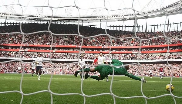 Fabregas Scores Stunner: Arsenal 3-0 Tottenham, 2009