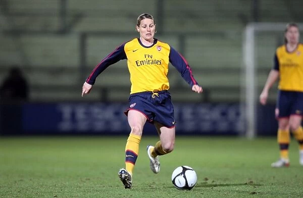Five-Goal Blitz: Kelly Smith Leads Arsenal Ladies to 5-0 Victory in Womens FA Premier League Cup Final