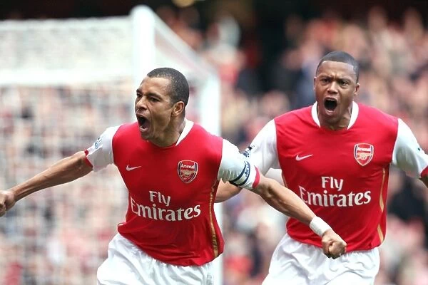Gilberto and Baptista: Celebrating Arsenal's First Goal Against Reading (2:1), FA Premiership, Emirates Stadium (3 / 3 / 07)