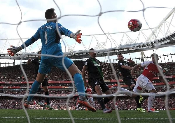 Giroud's Brace: Arsenal Triumph Over Stoke City in Premier League Showdown