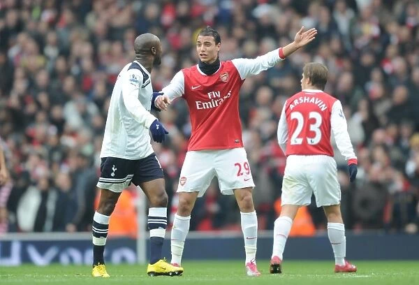 Heartbreaking Rivalry: Chamakh vs Gallas in the Intense Arsenal vs Tottenham Clash (3-2 in Favor of Spurs, Premier League 2010)