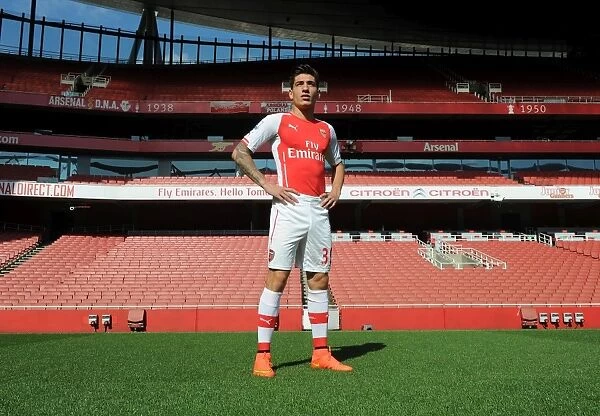 Hector Bellerin (Arsenal). Arsenal 1st Team Photocall. Emirates Stadium, 7  /  8  /  14. Credit