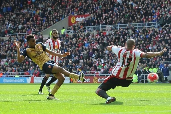 Intense Showdown: Iwobi vs. Kaboul in Arsenal's Battle against Sunderland