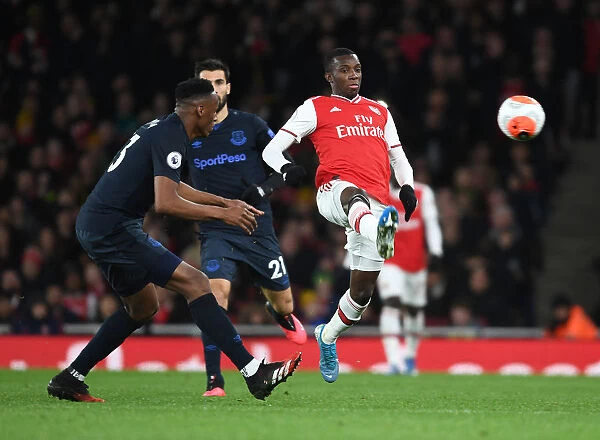Intense Showdown: Nketiah vs. Mina in Arsenal's Battle Against Everton
