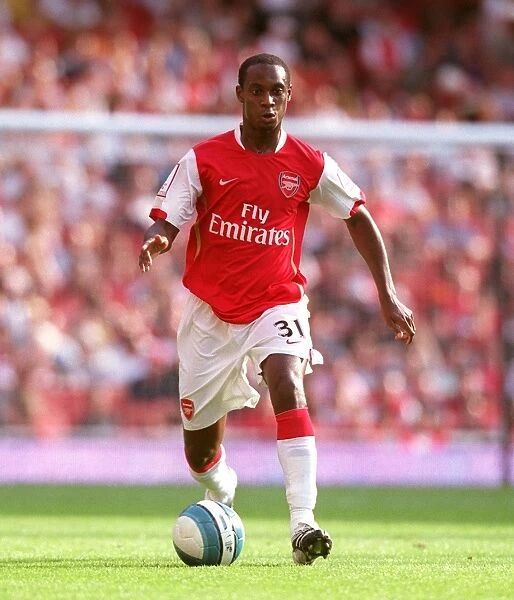 Justin Hoyte in Action: Arsenal's Victory over Paris Saint-Germain, Emirates Cup 2007 (Day One)