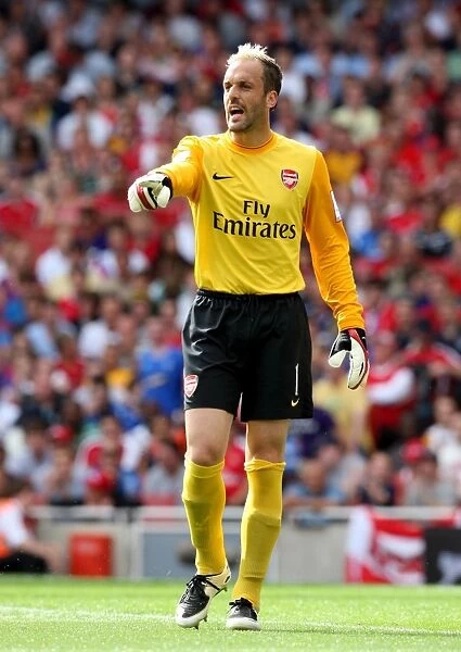 Manuel Almunia's Shut-Out: Arsenal's Triumphant 3-0 Victory Over Rangers at Emirates Cup, 2009