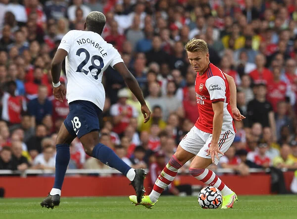 Martin Odegaard in Action: Arsenal vs. Tottenham (Premier League 2021-22) - Emirates Stadium Showdown