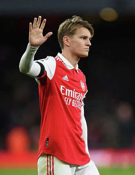 Martin Odegaard's Triumphant Moment with Arsenal Fans: Arsenal 1-0 Brentford